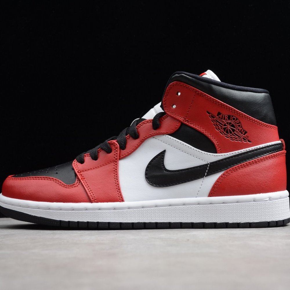 Sports shoesNike Air Jordan 1 high top basketball